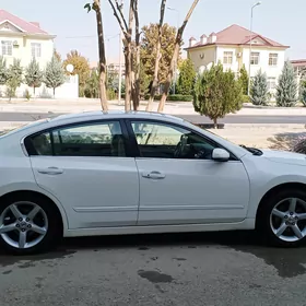 Nissan Altima 2011