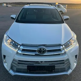 Toyota Highlander 2019