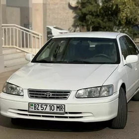 Toyota Camry 2001