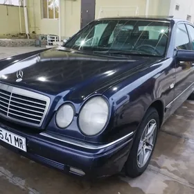 Mercedes-Benz E320 1996