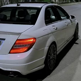 Mercedes-Benz C300 2010