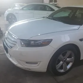 Ford Taurus 2014