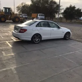 Mercedes-Benz C-Class 2010