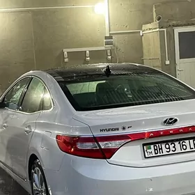 Hyundai Azera 2012