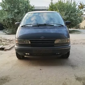 Toyota Previa 1990