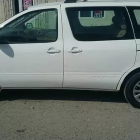 Toyota Sienna 2000