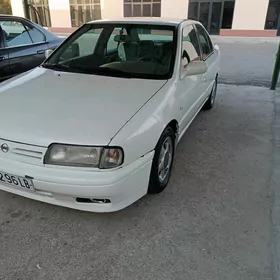 Nissan Primera 1993