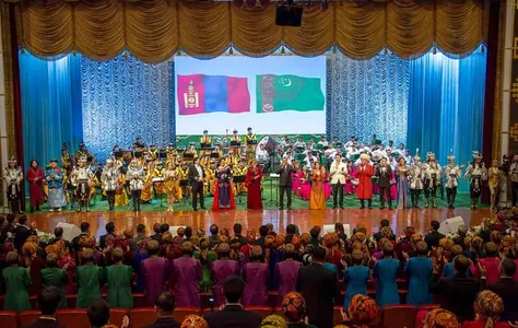 Aşgabatda Türkmenistanyň we Mongoliýanyň artistleriniň bilelikdäki konserti geçirildi