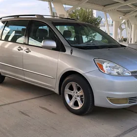 Toyota Sienna 2004