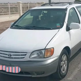 Toyota Sienna 2002