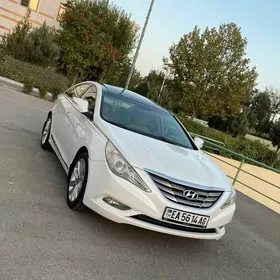 Hyundai Sonata 2011