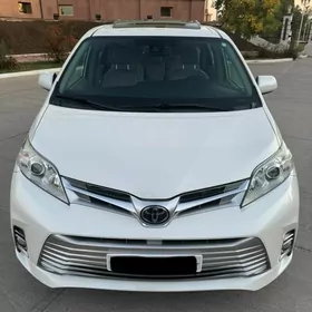 Toyota Sienna 2020