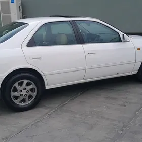 Toyota Camry 2000