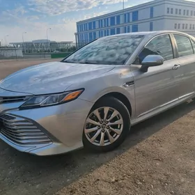 Toyota Camry 2018