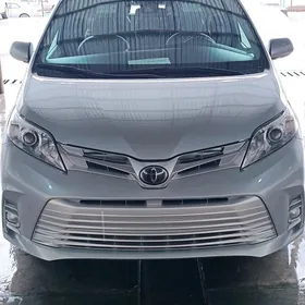 Toyota Sienna 2020