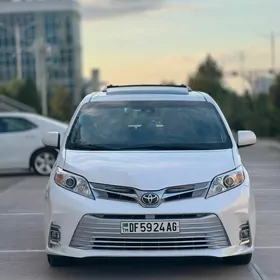 Toyota Sienna 2019