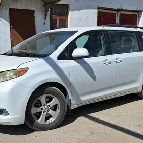 Toyota Sienna 2012