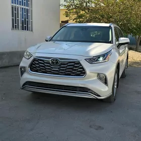 Toyota Highlander 2021