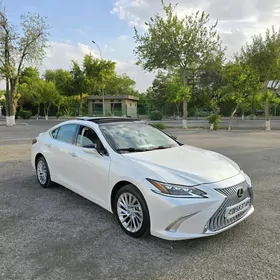 Lexus ES 350 2020