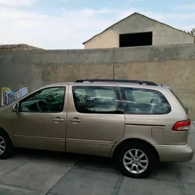 Toyota Sienna 2002