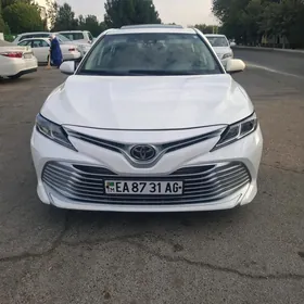 Toyota Camry 2019