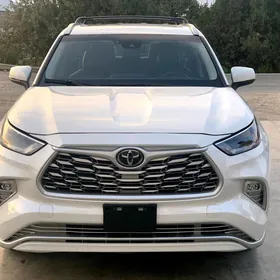 Toyota Highlander 2021