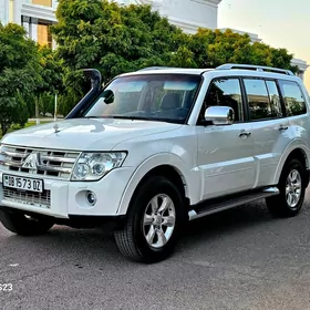 Mitsubishi Pajero 2008