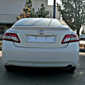 Toyota Camry 2011