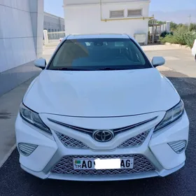 Toyota Camry 2018