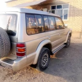 Mitsubishi Pajero 1996