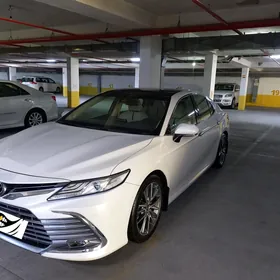 Toyota Camry 2021