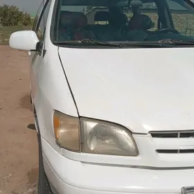 Toyota Sienna 2000