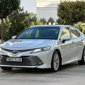 Toyota Camry 2019