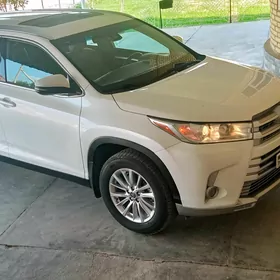 Toyota Highlander 2019