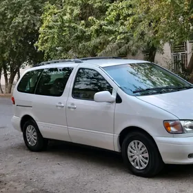 Toyota Sienna 2001