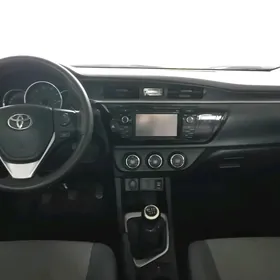 Toyota Corolla 2015