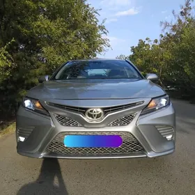 Toyota Camry 2018