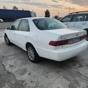 Toyota Camry 2000