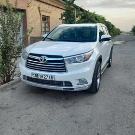 Toyota Highlander 2016