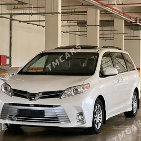 Toyota Sienna 2018