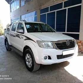 Toyota Hilux 2015