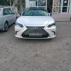 Lexus ES 350 2022