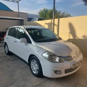 Nissan Versa 2010