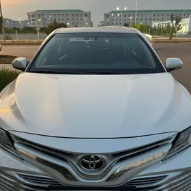 Toyota Camry 2018