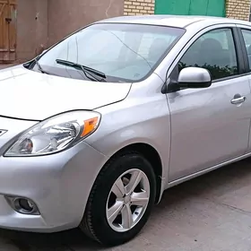 Nissan Versa 2012