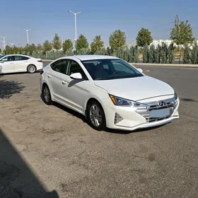 Hyundai Elantra 2020