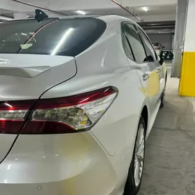 Toyota Camry 2018