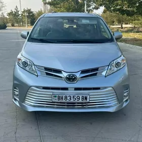 Toyota Sienna 2019