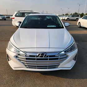 Hyundai Elantra 2019