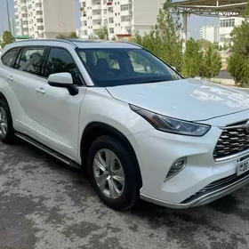 Toyota Highlander 2022